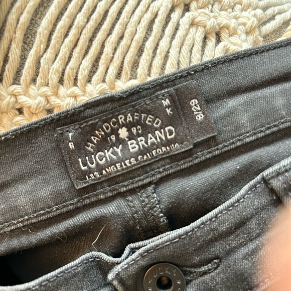 Raw hem distressed skinny jeans - Picture 2 of 3